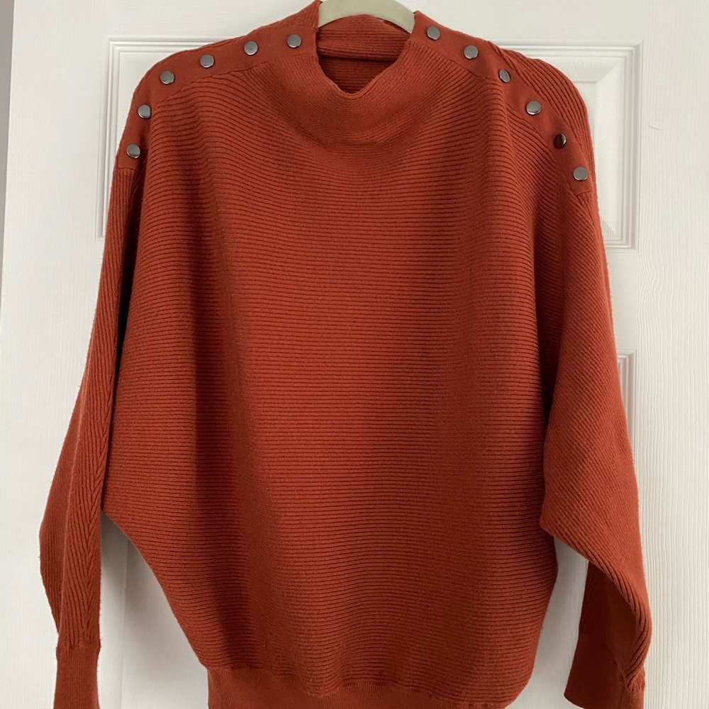 Robe - Picture 5 of 16